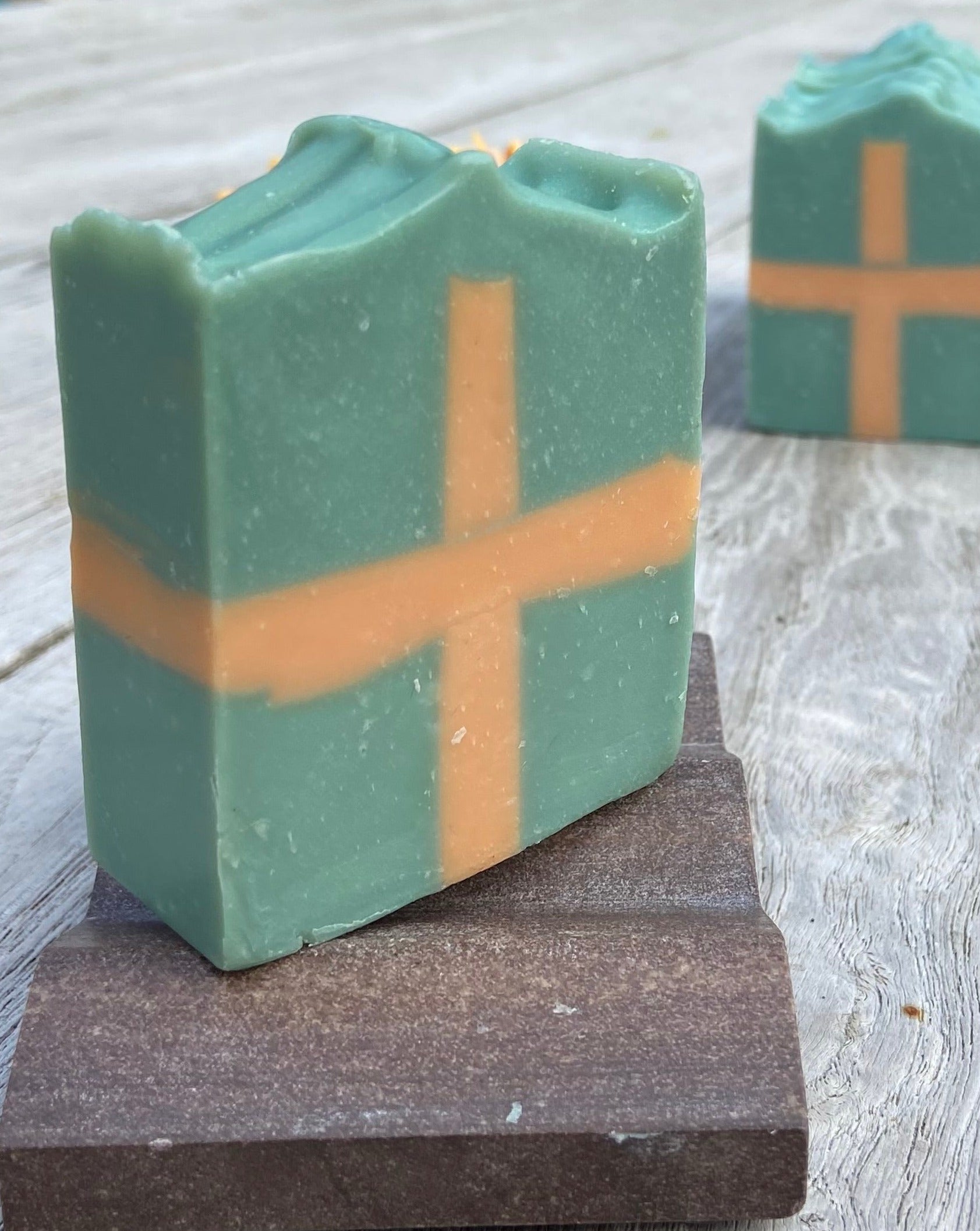 Hand and body soap, Natural, vegan, palm oil free and sustainable. For every day use. Natural skin care product, high quality ingredients, made in our own soap studio based on our own recipes. Moisturizing and rich in lather.