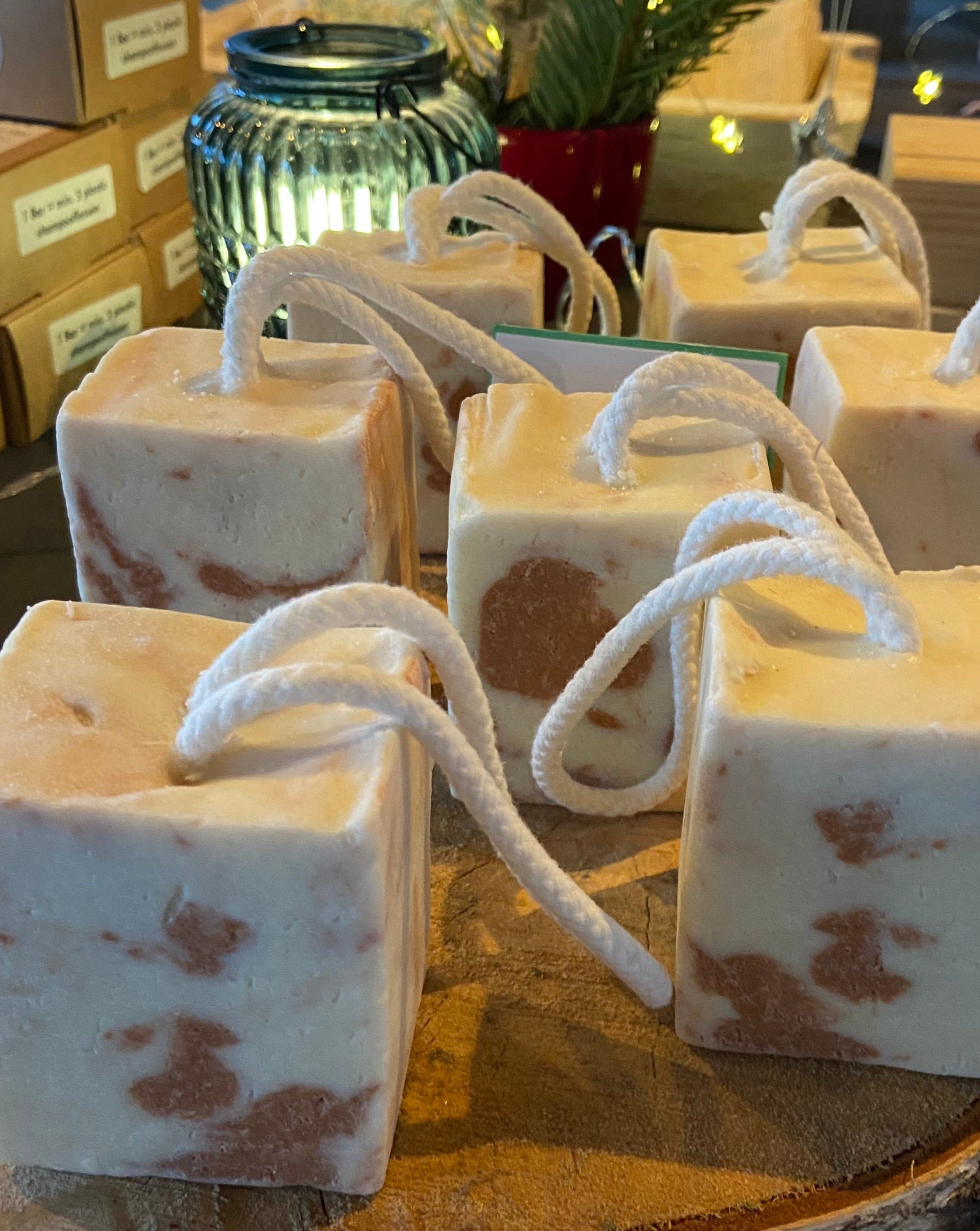 Zeep aan een touwtje