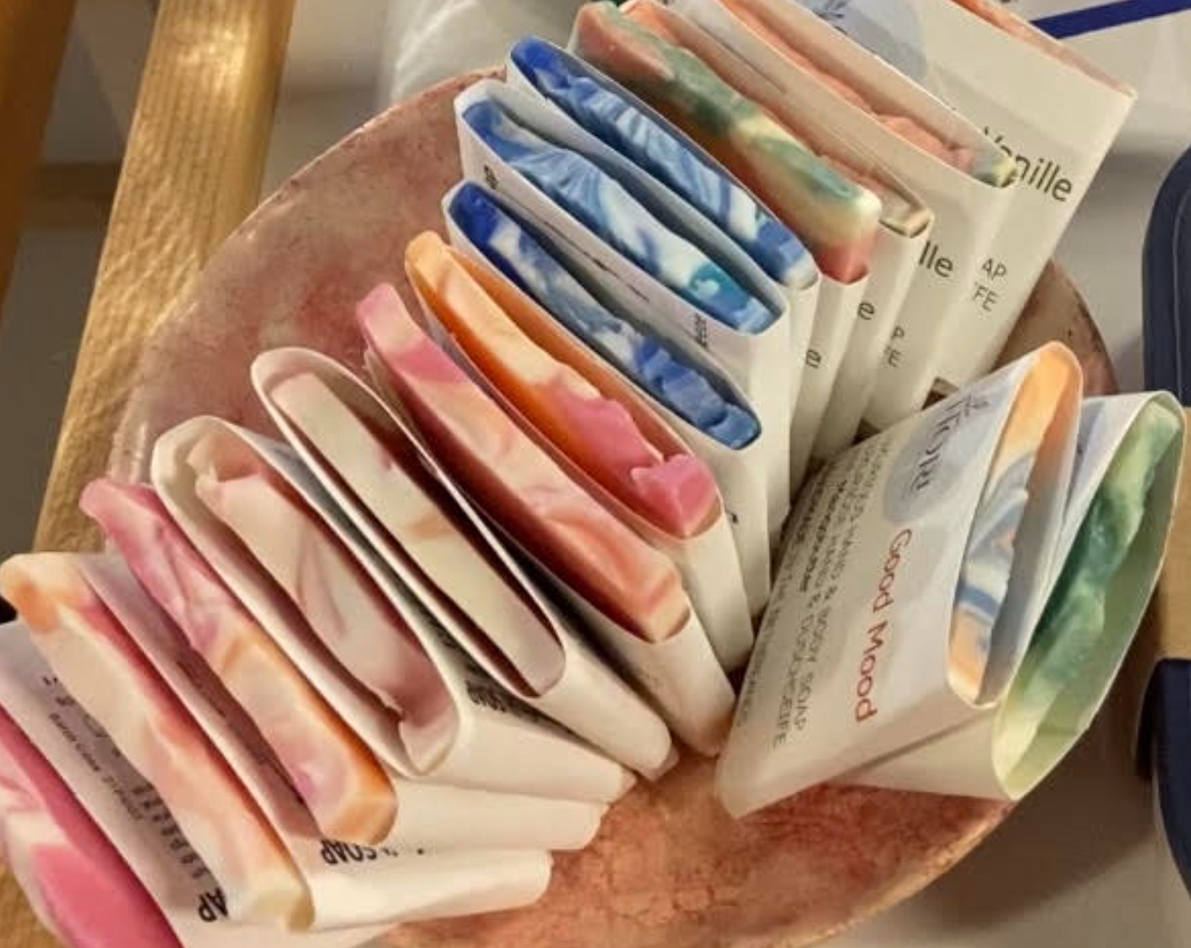 Natural soap minis, handmade, artisan soap bars. Natural skin care, gentle to the skin and with a rich later.