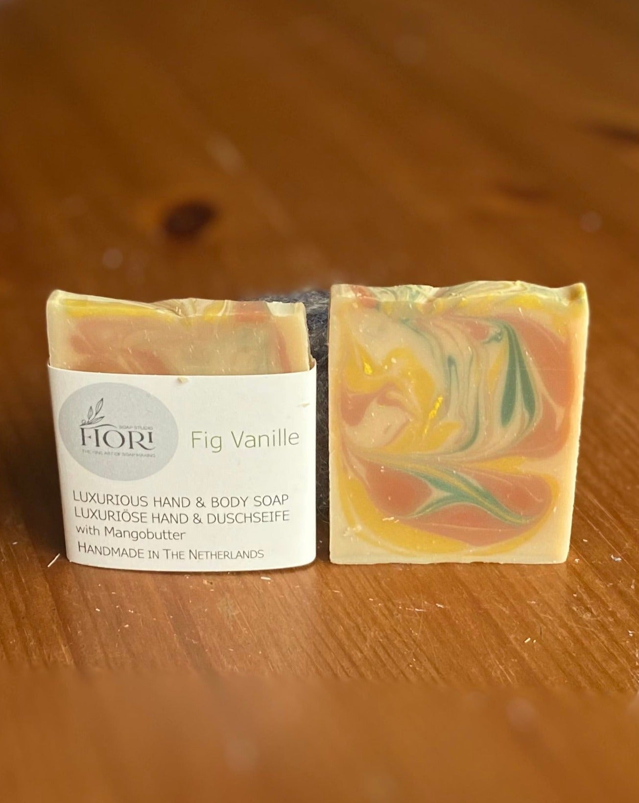 Handmade artisan soap travel size, moisturizing and gentle to the skin, sustainbale, palm oil free, 100% vegan and made with love.