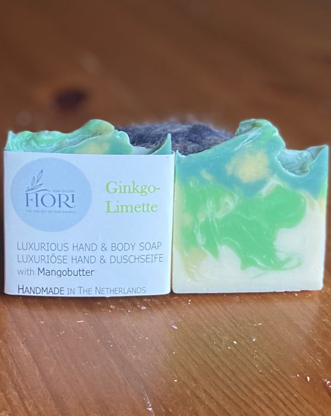 Handmade artisan soap travel size, moisturizing and gentle to the skin, sustainbale, palm oil free, 100% vegan and made with love.
