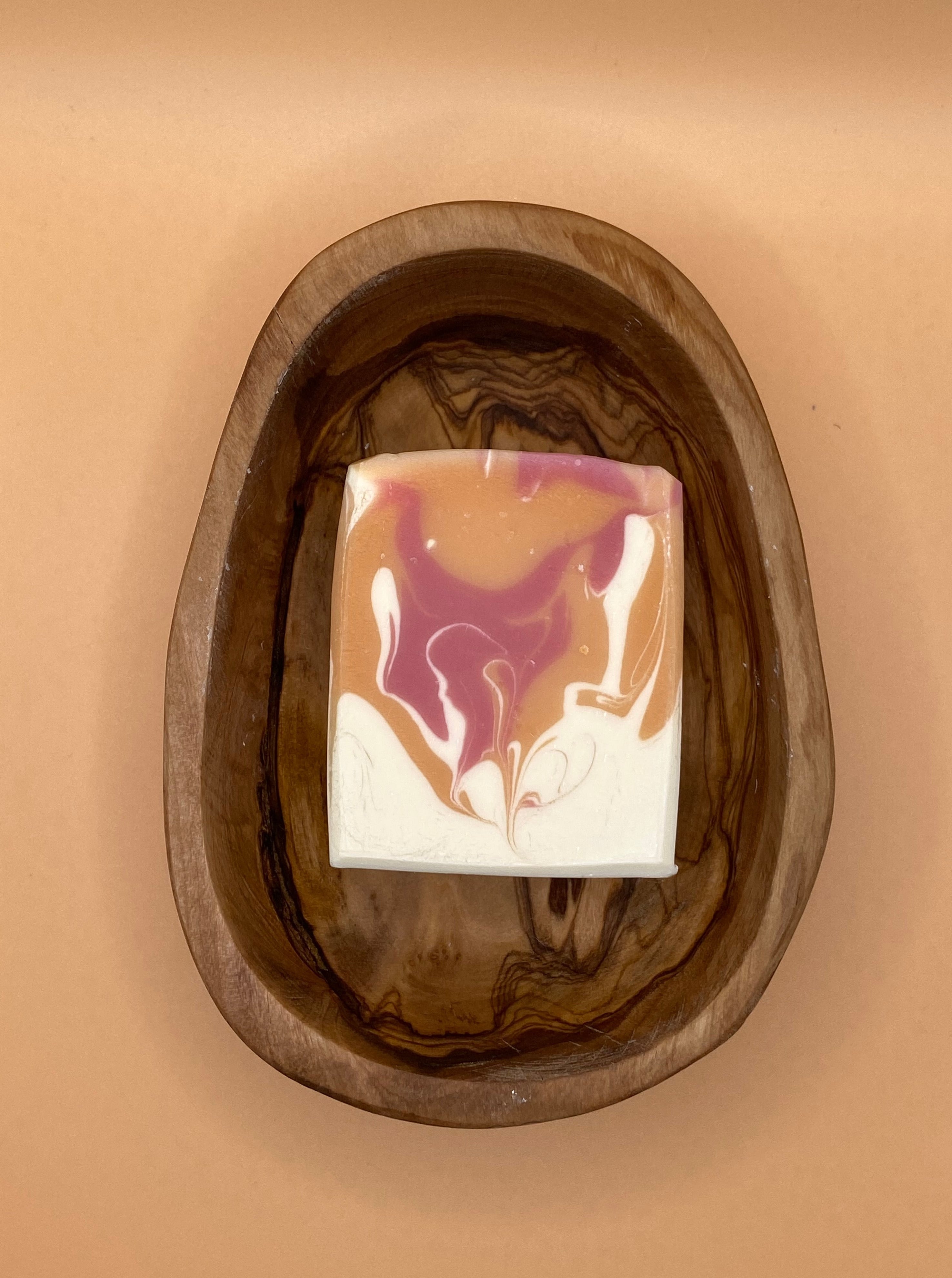 Olive wood soap dish with an artisan handmade soap Pink Grapefruit. Stylish, thoughful and beautiful. Natural. Perfect gift set for yourself or someone special. Environmentally friendly. Unique.