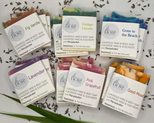 Handmade, natural, vegan, palm oil free soap bars . Mini soap bars to test different fragrances. Rich lather, gentle and moisturizing for the skin, beautiful and heavenly fragranced.