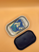 Lade das Bild in den Galerie-Viewer, Travel soap box (blue; view with a soap)
