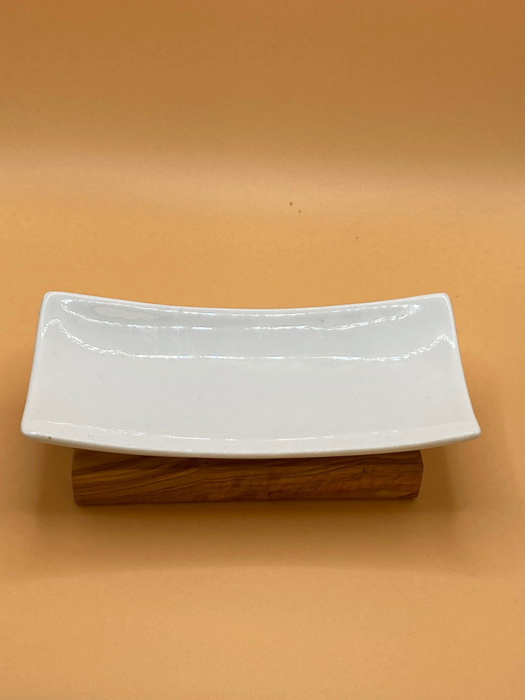 Soap dish (porcelan and olive wood)