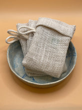 Afbeelding in gallerijweergave laden, Natural jute soap saver bag
