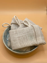 Load image into Gallery viewer, Natural jute soap saver bag 
