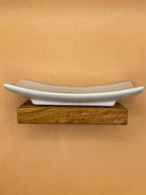Load image into Gallery viewer, Soap dish (porcelan and olive wood); side view
