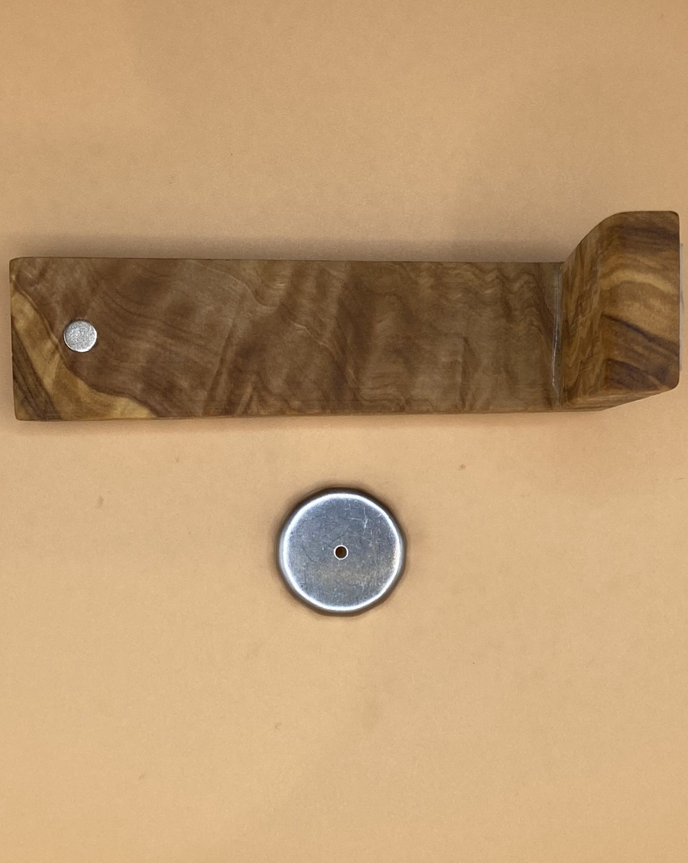 Magnetic soap holder (olive wood) - large (bottom view)