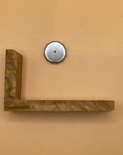 Lade das Bild in den Galerie-Viewer, Magnetic soap holder (olive wood) - large
