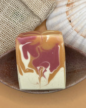 Lade das Bild in den Galerie-Viewer, The Triology Gift Soap Set: Pink Grapefruit soap
