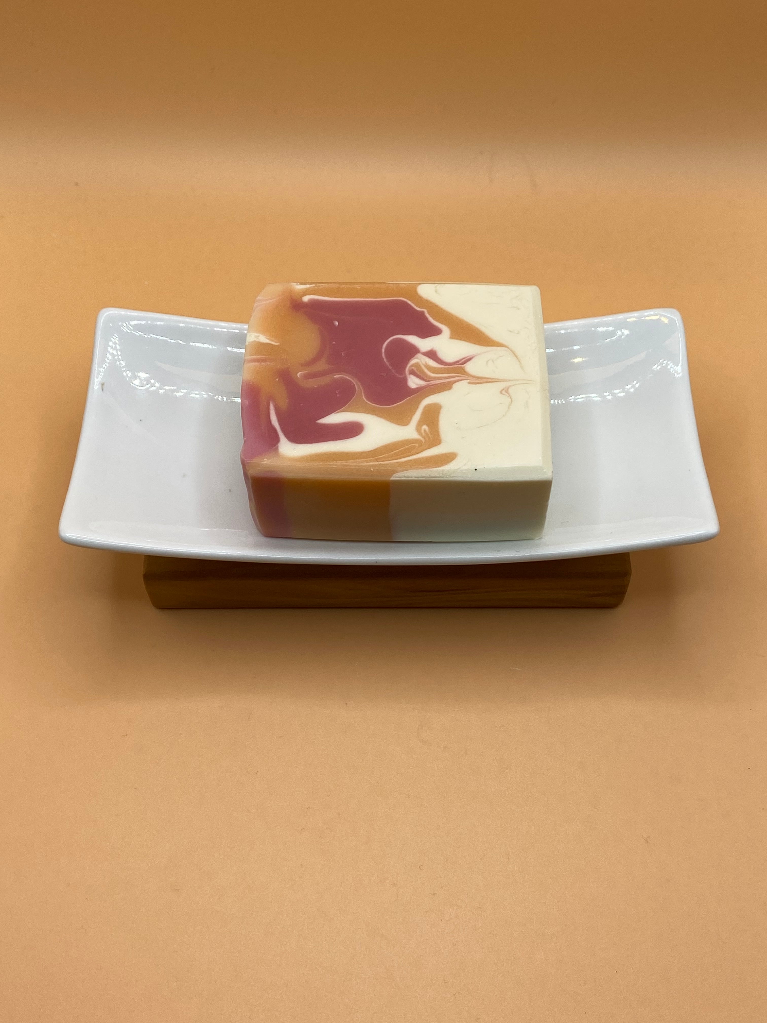 Soap dish (porcelan and olive wood); with a sopa