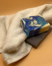 Load image into Gallery viewer, Guest towel with a soap
