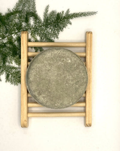 Shampoo bar best for hair care with green clay and high qualtiy jojoba oil, argan oil and olive oil. Beautifully scented with peppermint and spearmint essential oil. Benefiical effect on hair, hydrrating, protecting and smoothening.